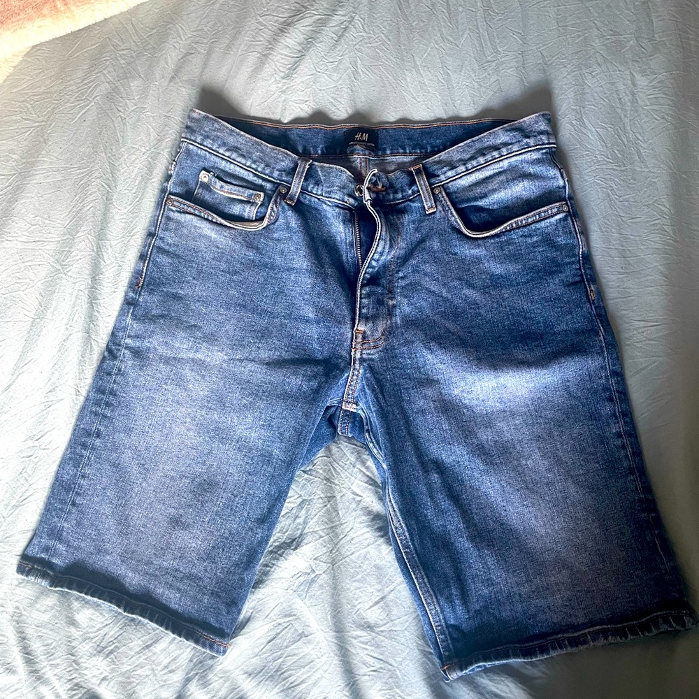 H&M Men shorts in great condition & not thin!